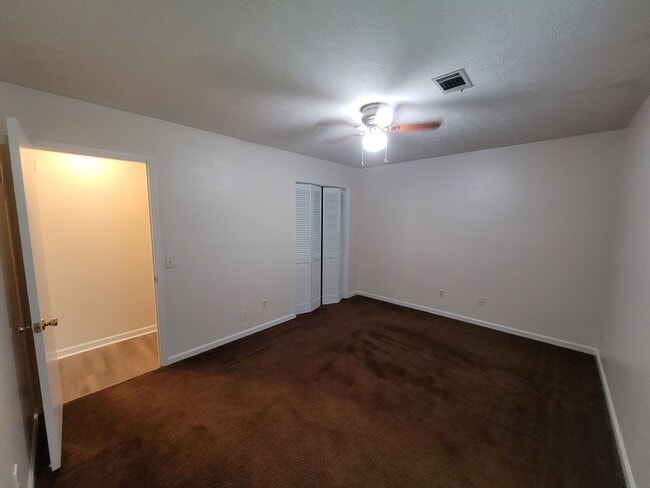 Foto del edificio - Beautiful 3-bedroom/2 bathrooms