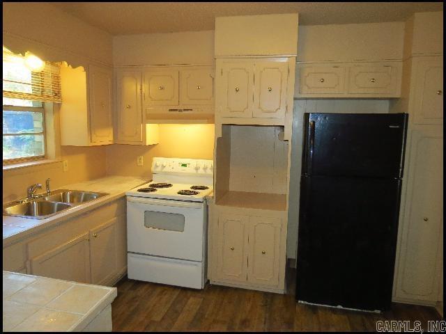 Building Photo - 9202 Malabri Dr