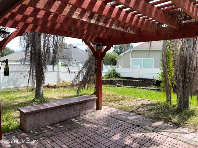 Foto del edificio - 1045 Drakefeather Dr