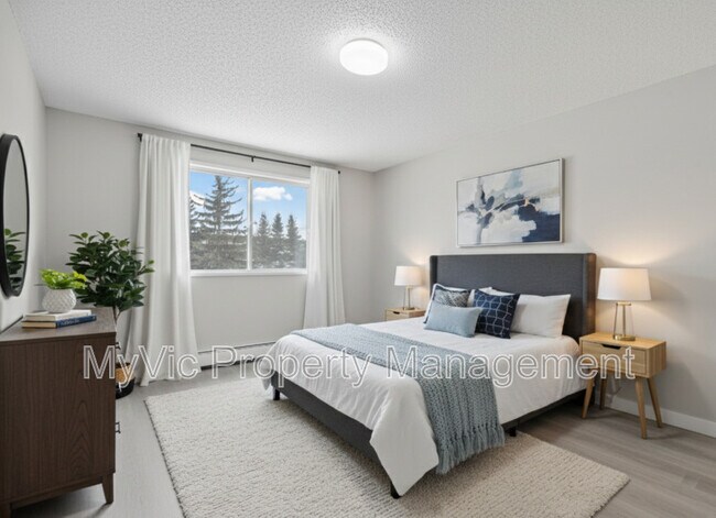 Photo du bâtiment - 10152-10158 158 St NW