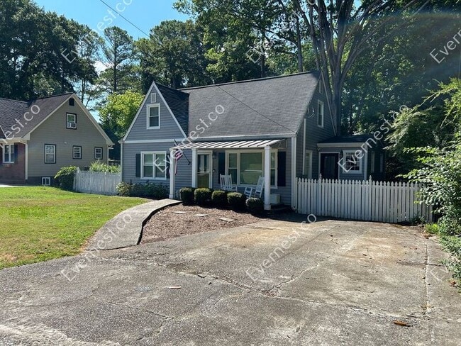 Building Photo - 1807 Dresden Dr NE