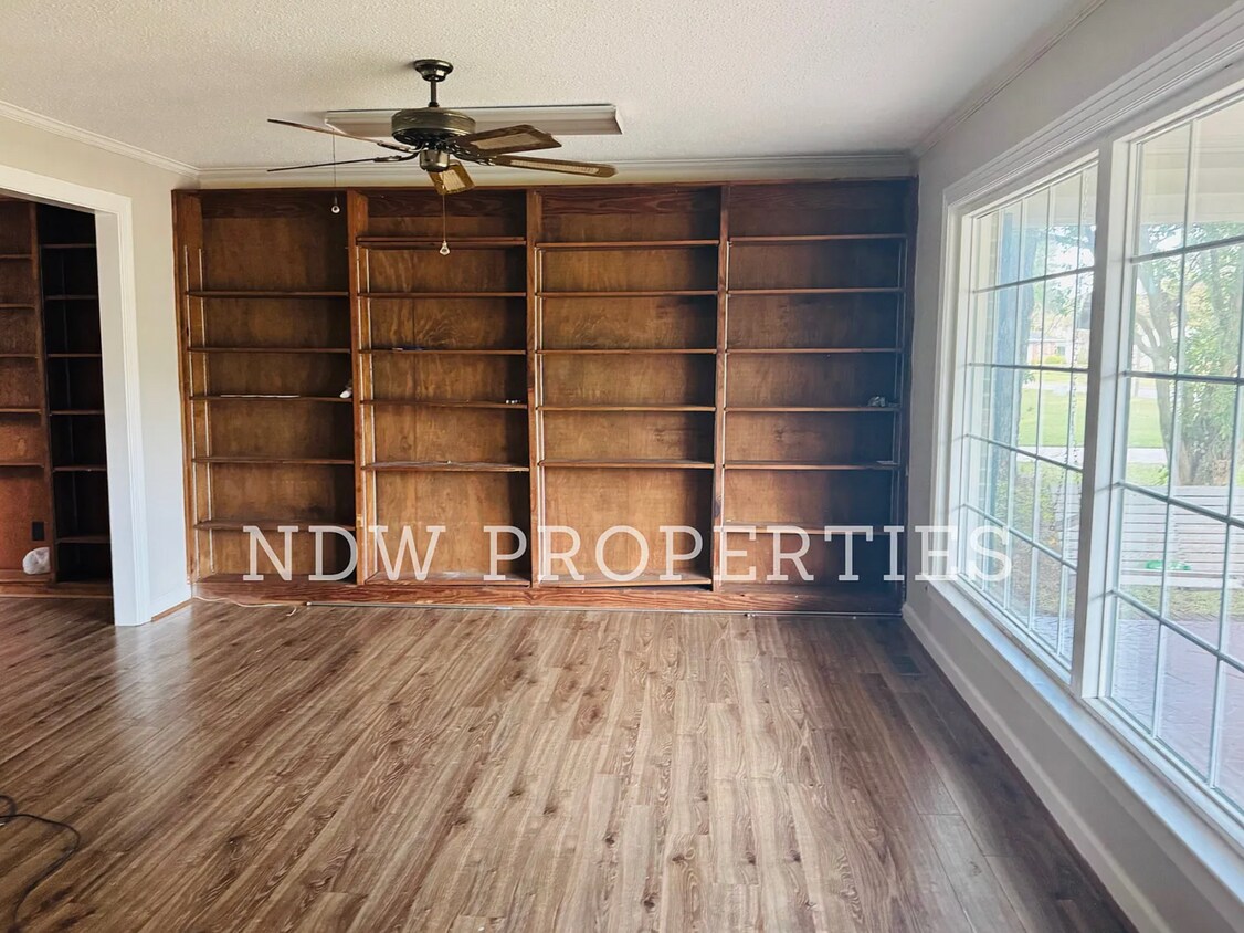 Foto principal - 1214 Rodgers Dr