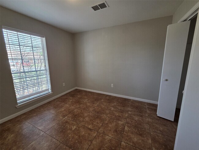 Foto del edificio - 1853 Dolphin Dr