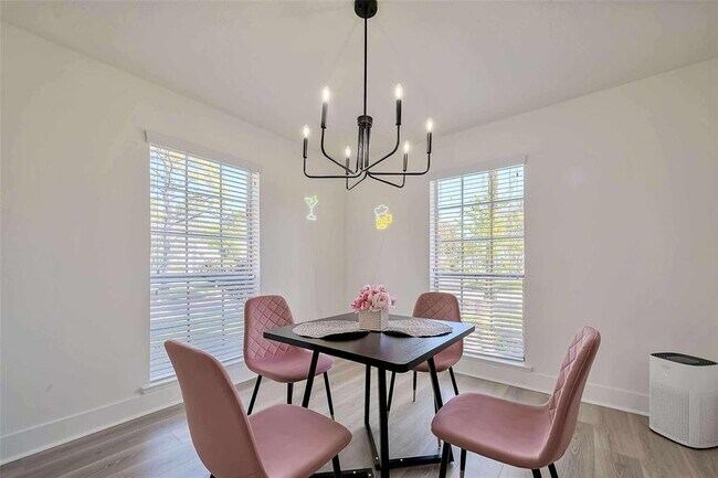 Foto del edificio - 13902 Wickersham Ln