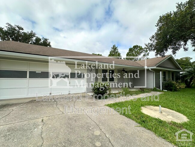 Foto del edificio - 2926 Forestgreen Dr S