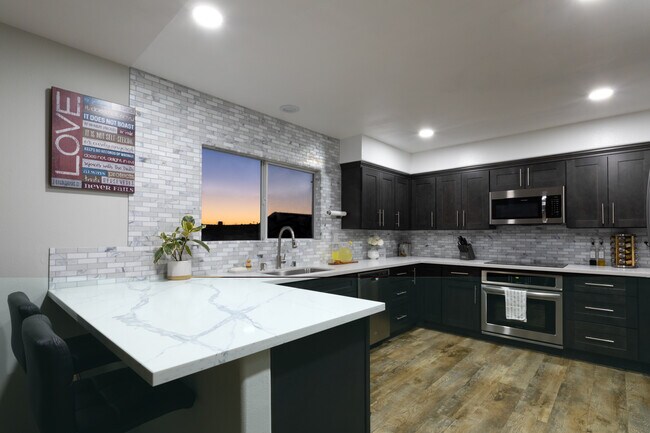 Foto del edificio - 8932 Gateway View Ct