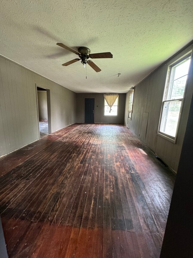 Building Photo - 1001 N 13th St