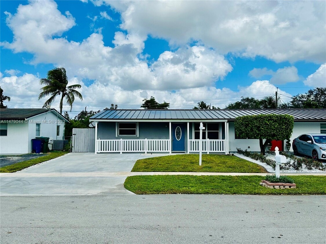 Primary Photo - 9449 SW 51st Ct