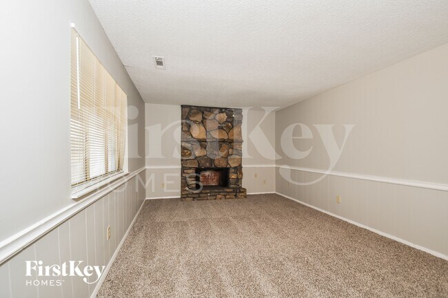 Foto del edificio - 2818 Ravenwood Dr