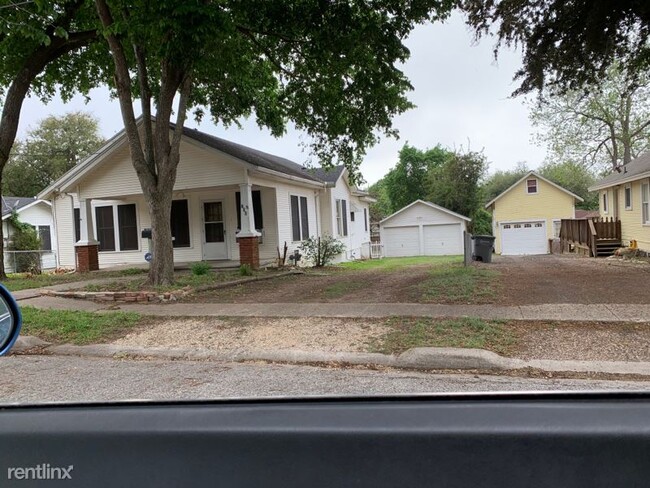 Building Photo - 3 br, 2 bath House - 703 N West St