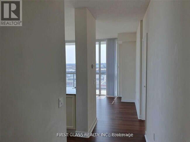 Building Photo - 3975-3975 Grand Park Dr