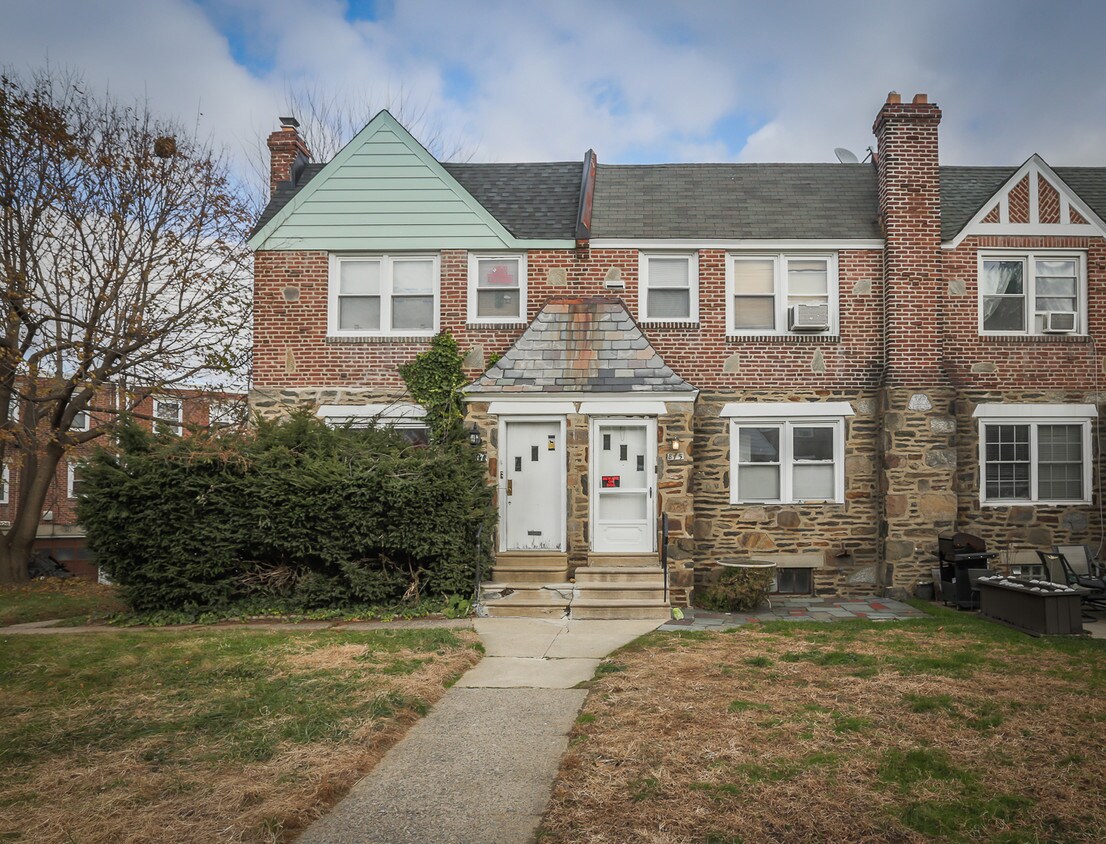 815 Derwyn Rd, Upper Darby, PA 19026 Apartments at 815 Derwyn Rd Upper Darby, PA