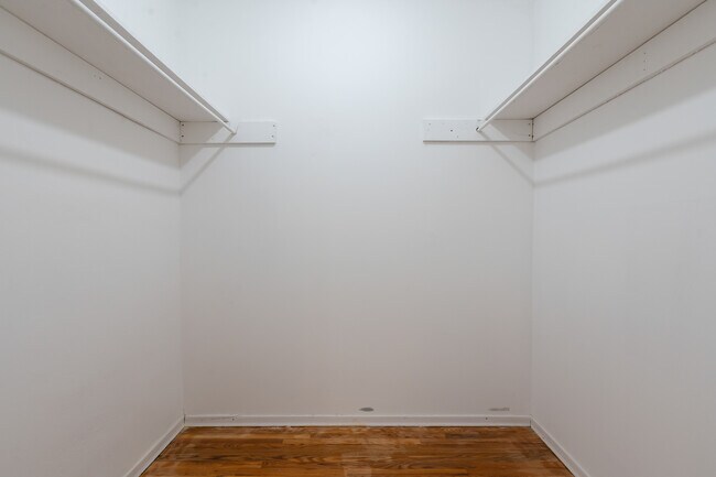 Photo du bâtiment - LARGE THREE BEDROOM TOWNHOUSE