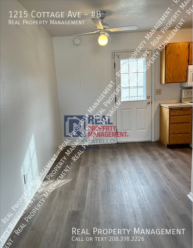 Building Photo - 1215 Cottage Ave