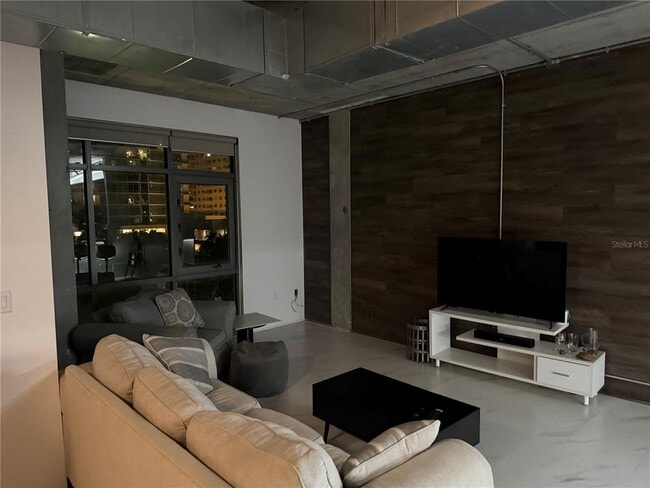 Building Photo - 10 N Summerlin Ave