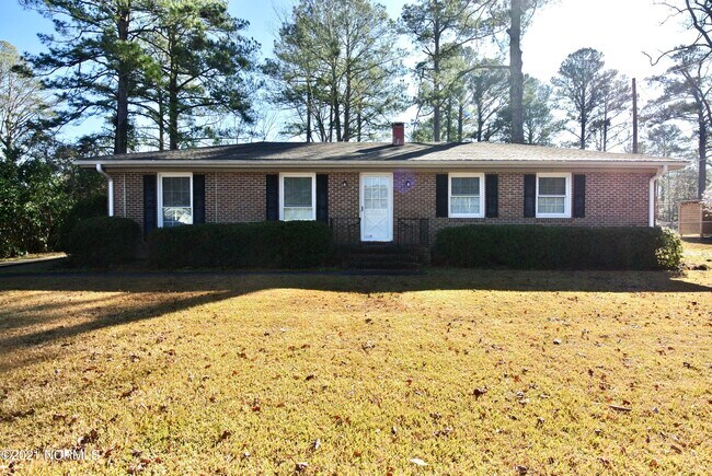 Building Photo - 1110 Sunset Rd