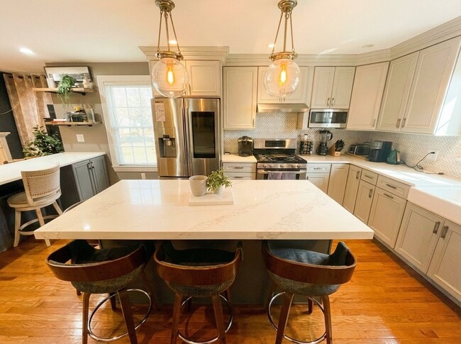 Photo - 14 Oak St Apartment