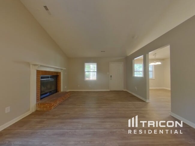 Foto del edificio - 6617 Flat Rock Dr