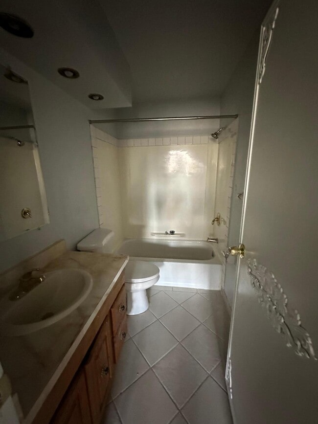 Building Photo - 7182 72nd Ln N