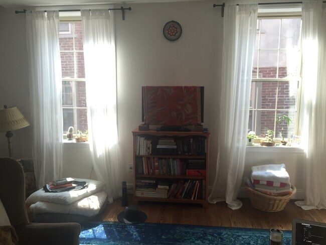 living room - 305 Pine St