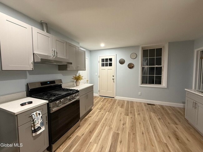 Building Photo - 36b Vliet St