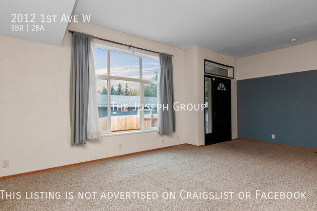 Building Photo - Bremerton 3 bed with view of Sinclair Inlet