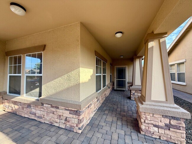 Foto del edificio - Amazing townhome in Quailwood