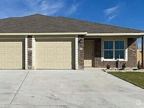 Building Photo - 910 A Childress Dr