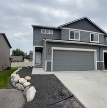 Building Photo - 925 S Fox Ln