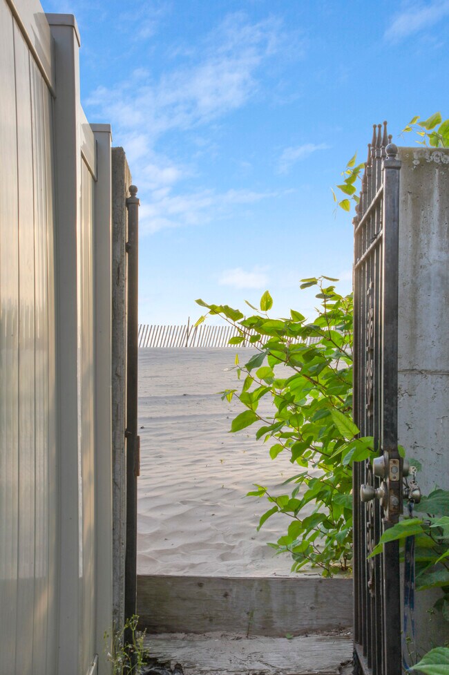 Foto del edificio - 272 Corbin Place