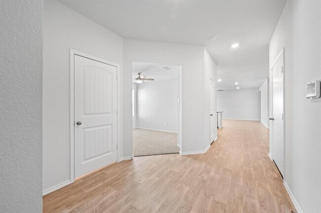 Building Photo - 1806 Windsor Blvd