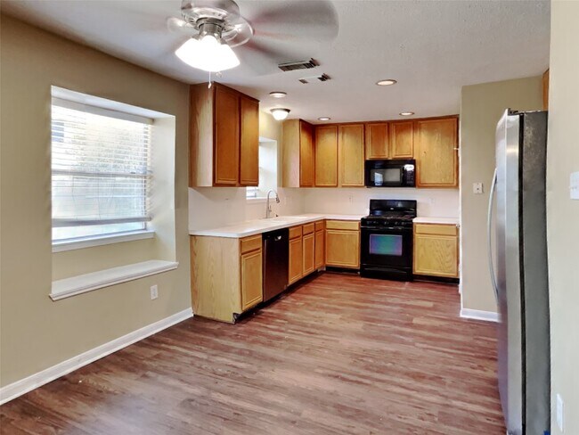 Building Photo - 31306 Perlican Dr