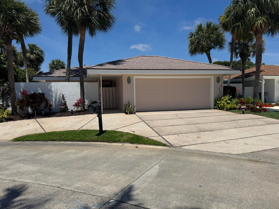 Primary Photo - 17020 Bay St