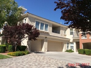 Building Photo - 10730 Amber Ridge Dr