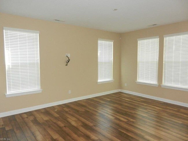 Building Photo - 108 Farrand Dr