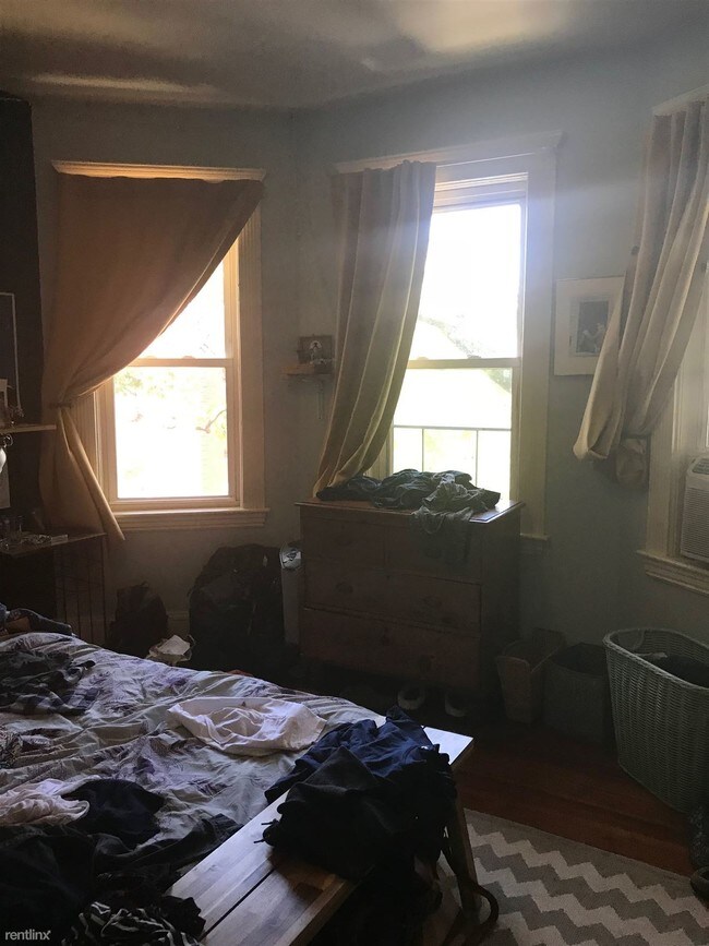 Building Photo - 3 br, 1 bath  - 17 Mount Ida Rd # 2-HOUSE