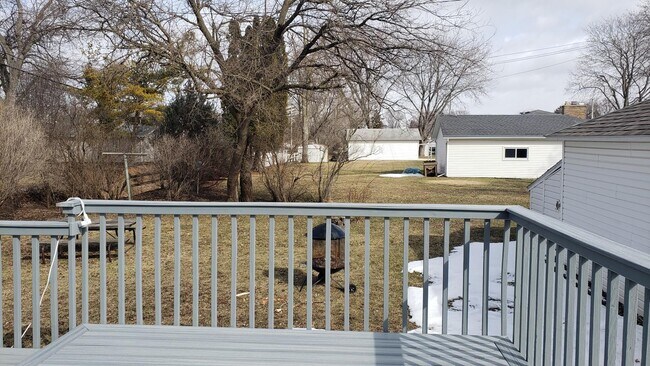 Deck and backyard - 615 Vine St