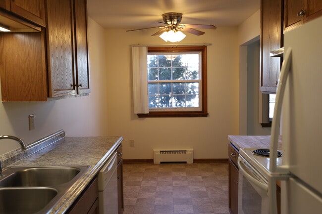 Building Photo - The Heritage Apartments