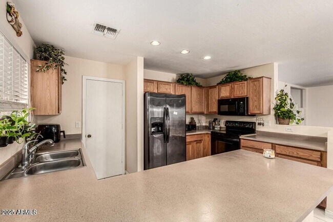 Foto del edificio - 5725 E Good Pasture Ln