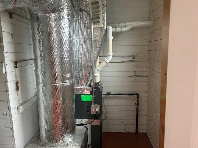 Forced Air Furnace - 91 Ward St