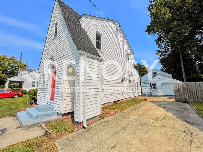 Building Photo - 1084 Norview Ave