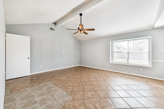 Foto del edificio - 8410 Gulfwood Ln