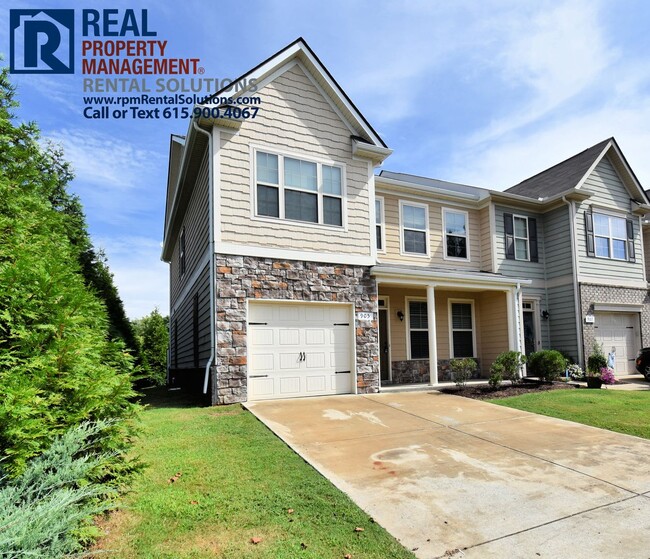 Building Photo - 4 bd end-unit townhome in Murfreesboro! At...