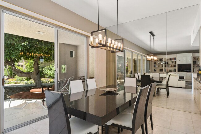 Foto del edificio - 76895 Lark Dr