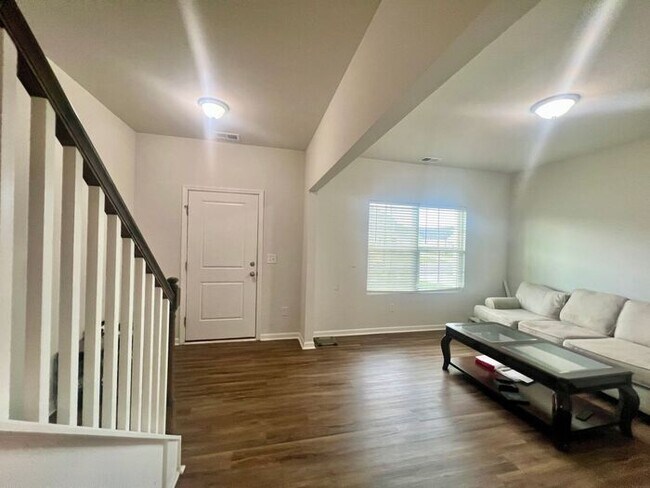 Building Photo - Parsons Mill Castle Hayne, 4BR, 2 Car Gara...