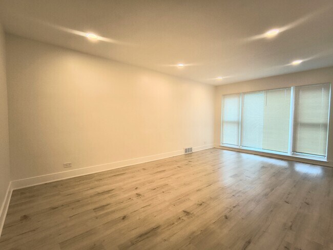 Foto del edificio - 2934 W 103rd St