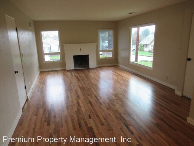 Building Photo - 3 br, 1.5 bath House - 825 West Vista Ave S