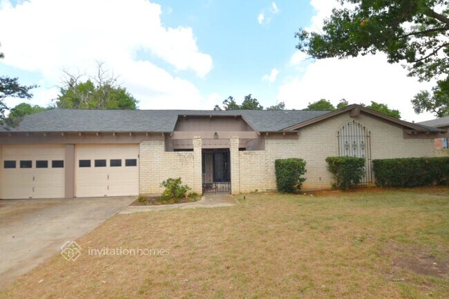 Building Photo - 436 Circleview Dr S