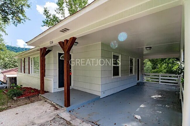 Foto del edificio - 724 84th St S