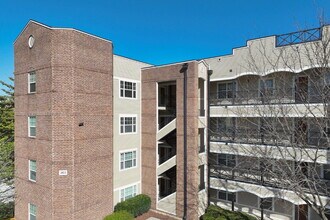 Building Photo - 303 Criddle St